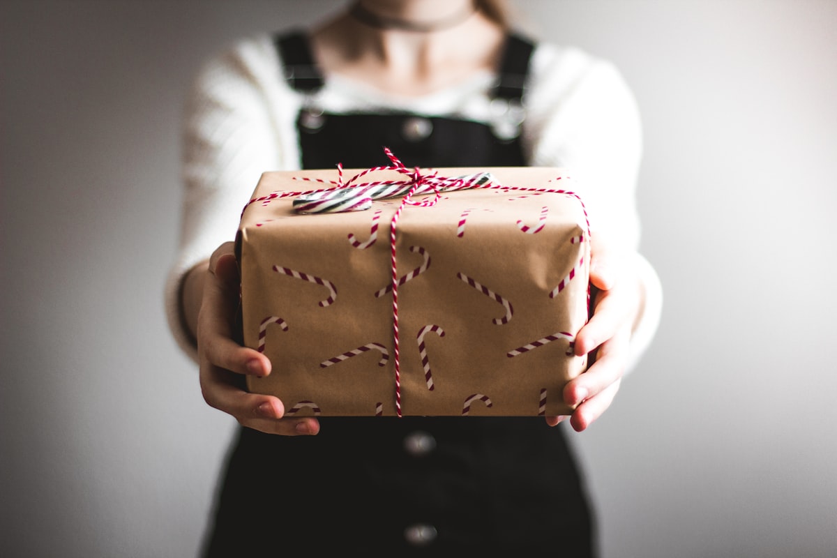 Homemade Christmas gifts and decorations — budget holiday ideas